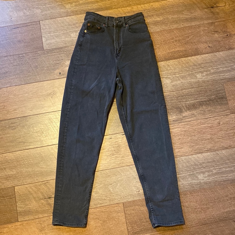 NWOT H&M High waisted Mom Jeans